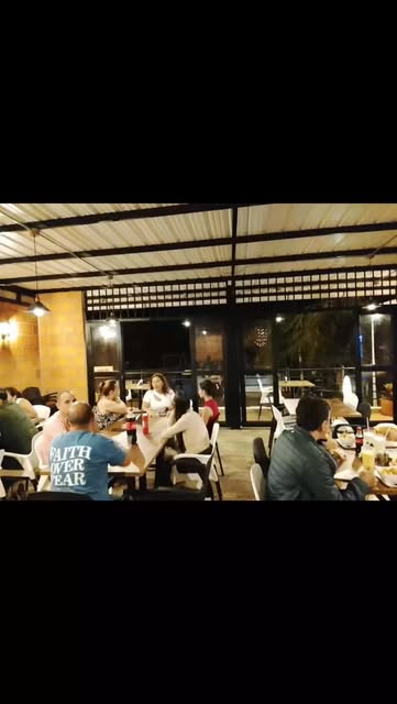 Ambiente cálido de Monster Pizza en Tuluá